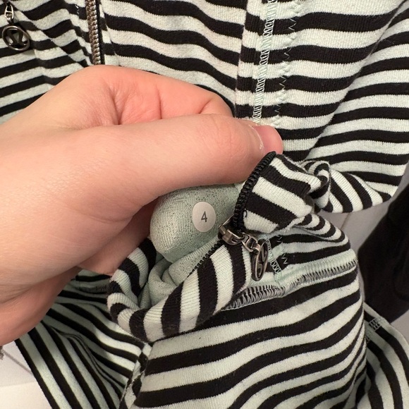 Lululemom Size 4 Jacket - Picture 8 of 11